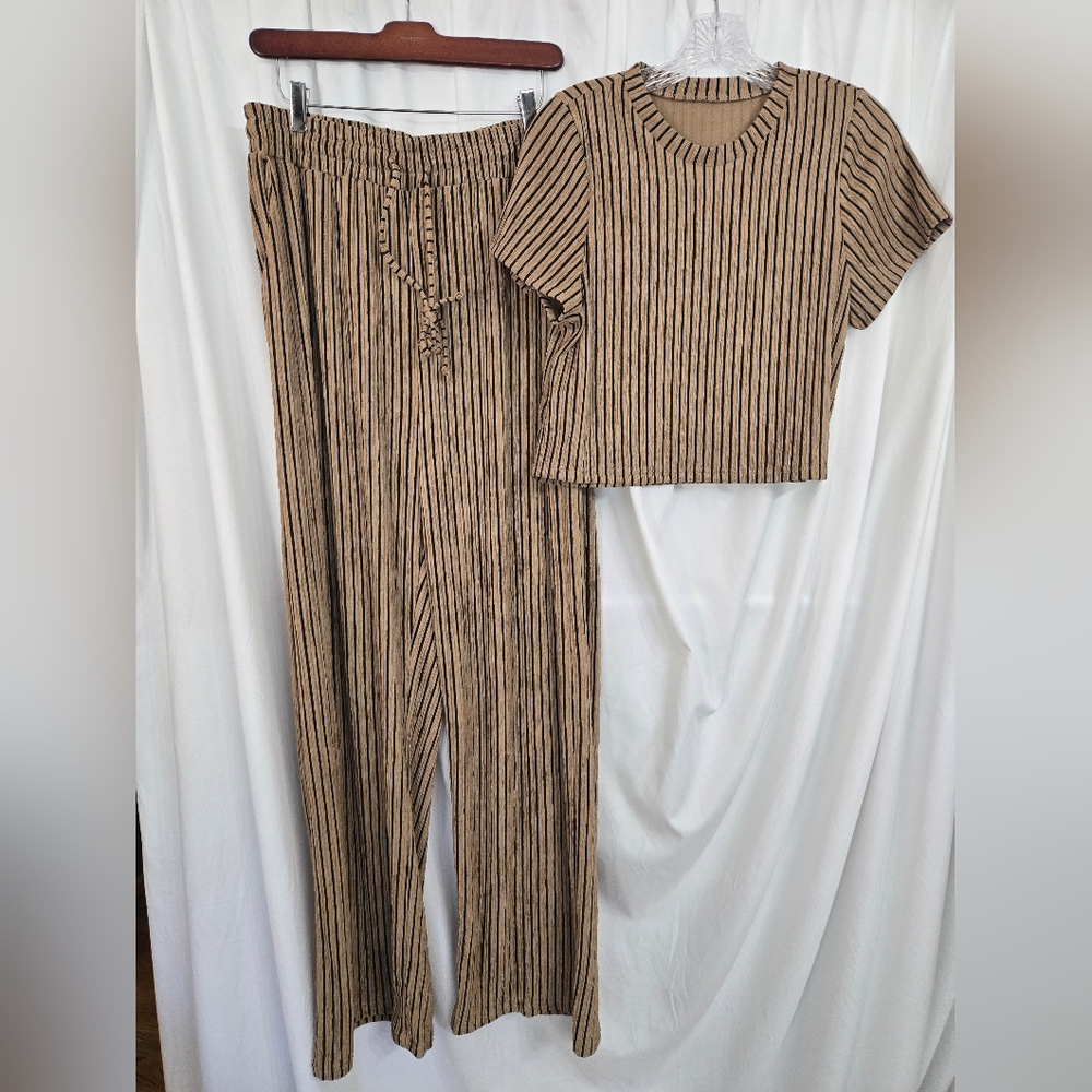 SY Fashion 2 Piece Striped Tan/Black Wide Leg Pantsuit Size L